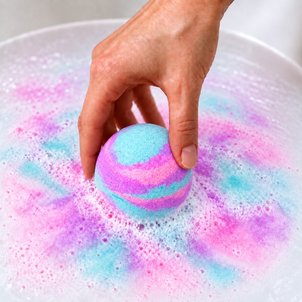 LABBI - ‘Fruit Cocktail’ Fizzy Bath Bomb