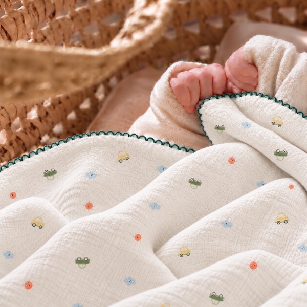 KID & BABY - Muslin Blanket in Car