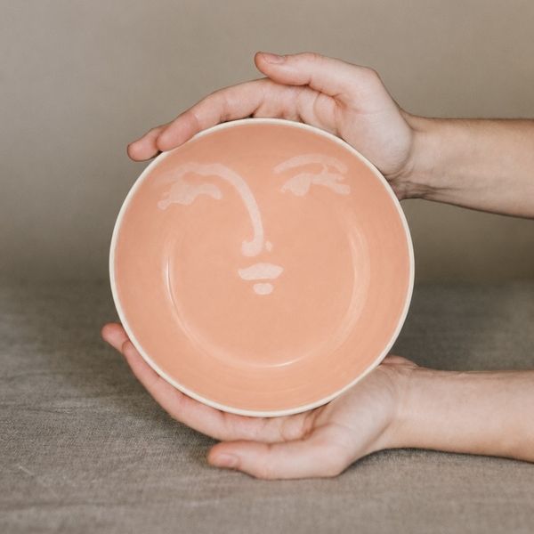 BÁT TRÀNG CERAMIC - Small Round Plate in Pink Face