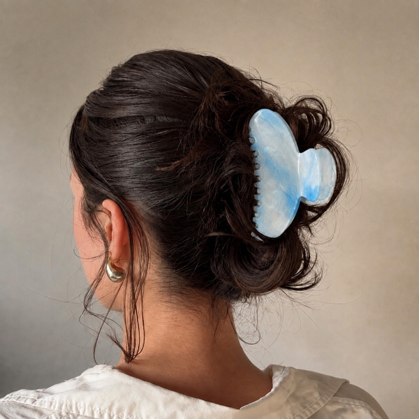 HAIR ACCESSORY - Heirloom Hair Claw in Shimmer Cloudy
