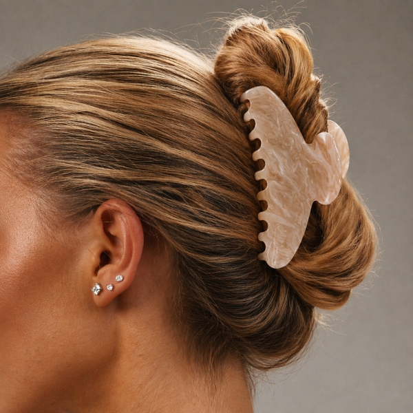 HAIR ACCESSORY - Heirloom Hair Claw in Shimmer Caramel Pearl