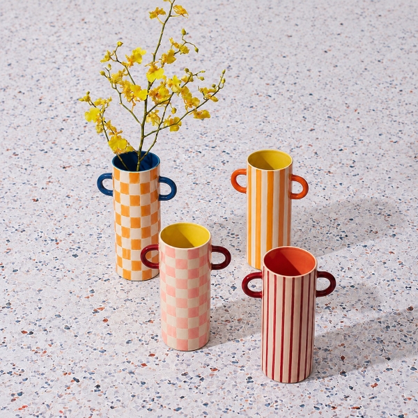 BÁT TRÀNG CERAMIC - Pink Checked Vase With Red Handle