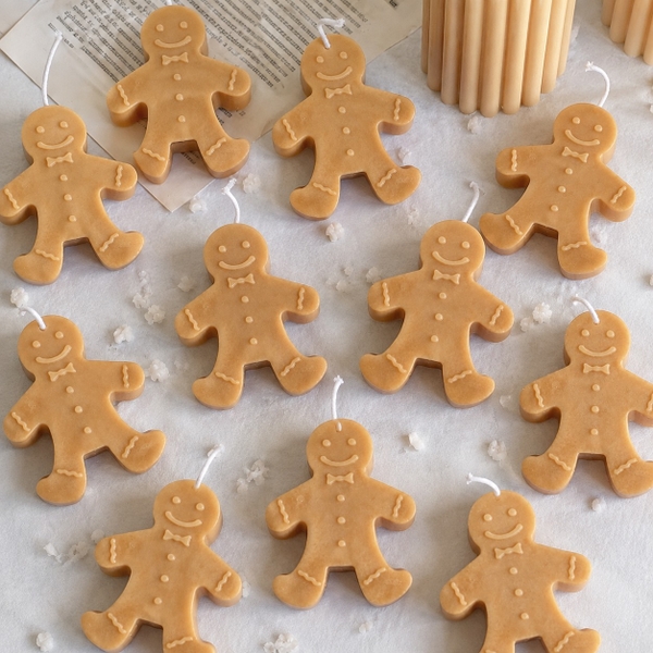 CHRISTMAS Candle - Gingerbread Man