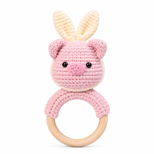KID & BABY - Macrame Rattle With Wooden Handle in Piggy