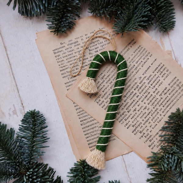 Macrame CHRISTMAS Ornament - Candy Cane in Green