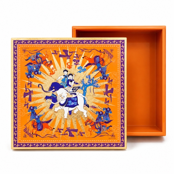 LA'ARTISAN - 'Hai Bà Trưng / The Trung Sisters' Gold Plated Lacquer Box