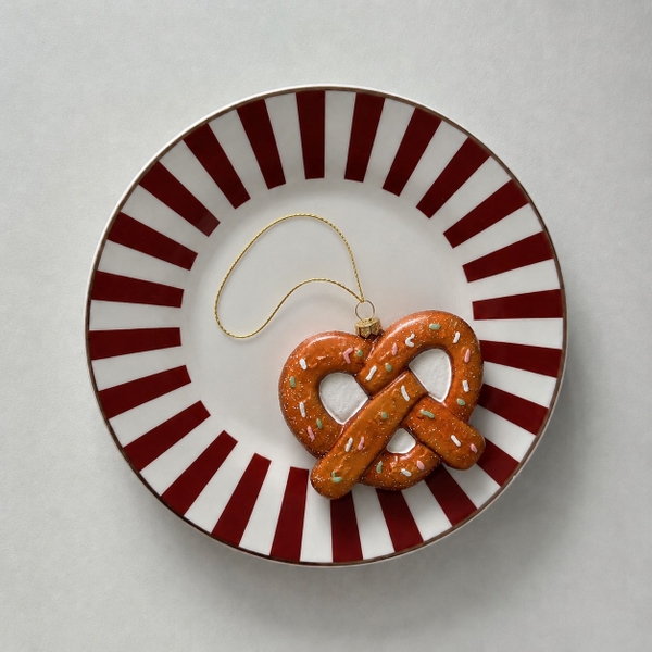 Poly CHRISTMAS Ornament - Pretzel