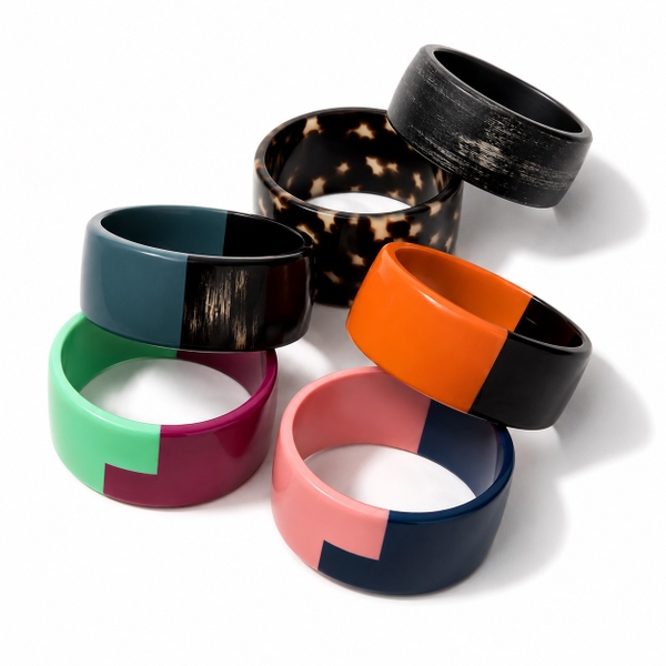 AZIET -  Buffalo Horn & Lacquer Large Flat Bracelet in Magenta & Mint