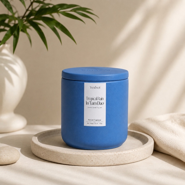 LUNASOL - 'Tropical Rain In Tam Dao' Scented Candle