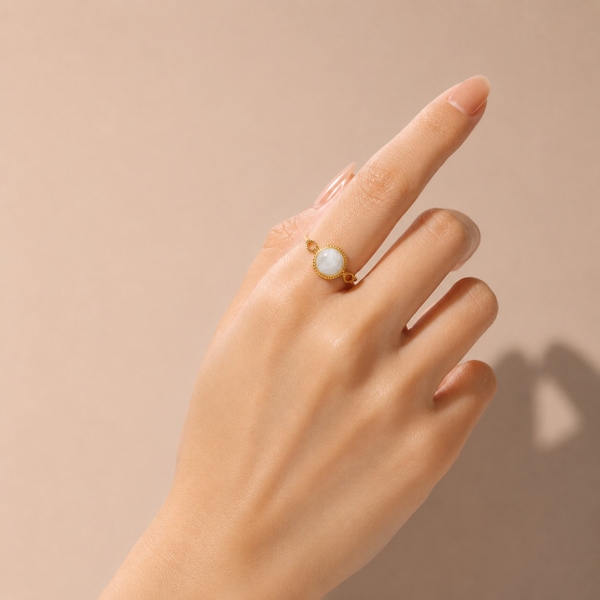 MIALIE - 18K Gold Plated Chain Ring With Round Mother Of Pearl