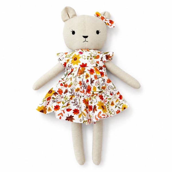 RUNG HANDMADE - Misa Bear in White Daisy Dress