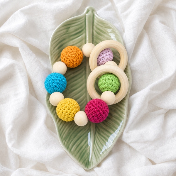 KID & BABY - Crochet Teething Toy With Wooden Circle in Rainbow