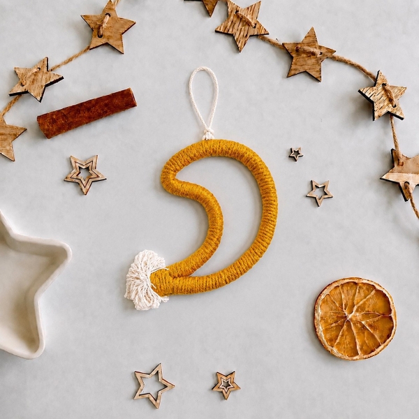 Macrame CHRISTMAS Ornament - Moon