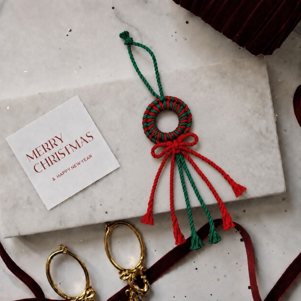 Macrame Christmas Ornament - Wreath in Red & Green