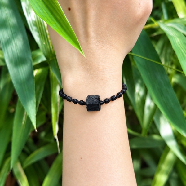 MERAKI TOWN - Single Stone Bracelet in Black Tourmaline