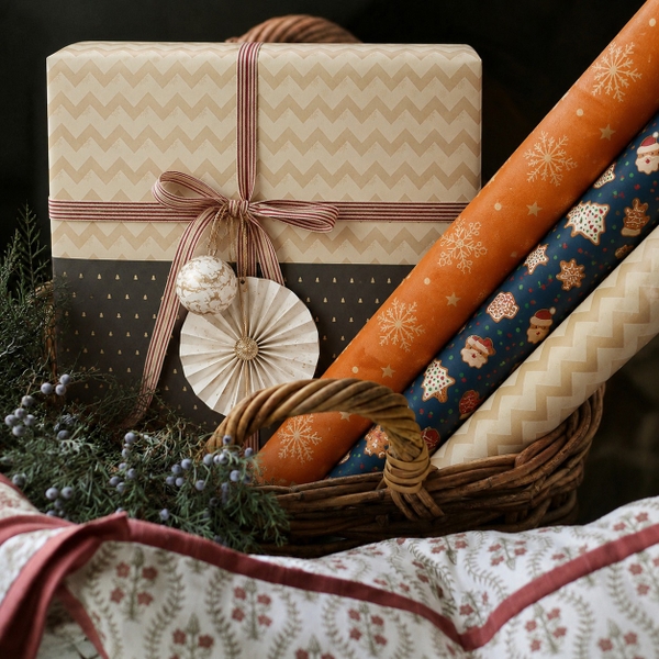 TIỆM CÁ TRỨNG - 'Midnight Treats' Christmas Wrapping Paper