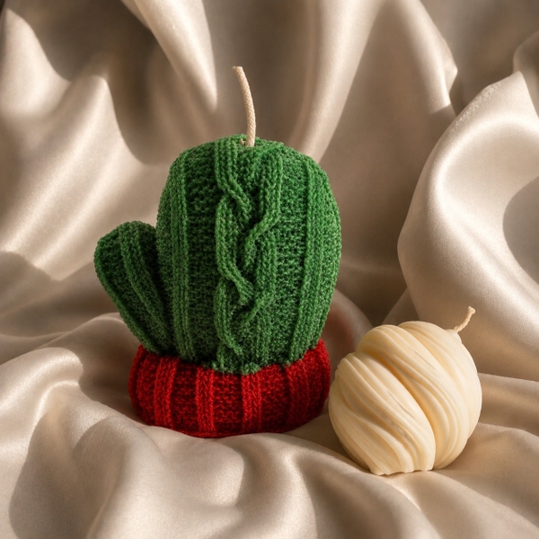 CHRISTMAS Candle - Knit Mitten in Green