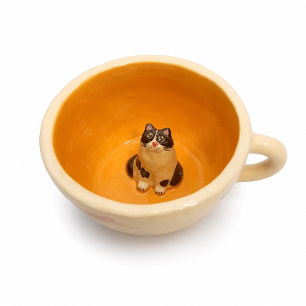 LINDO CRAFTS - Flower & Bow Mug in Orange With Cat Inside