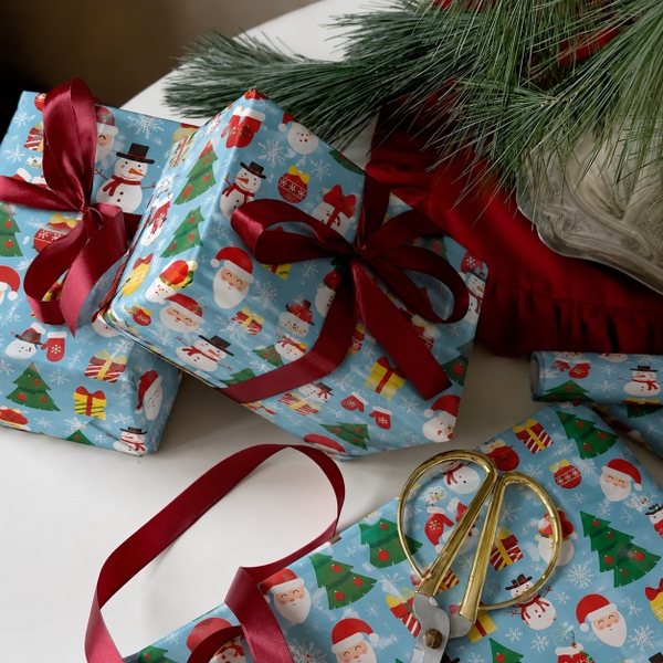TIỆM CÁ TRỨNG - 'Santa & Snowman' Christmas Wrapping Paper