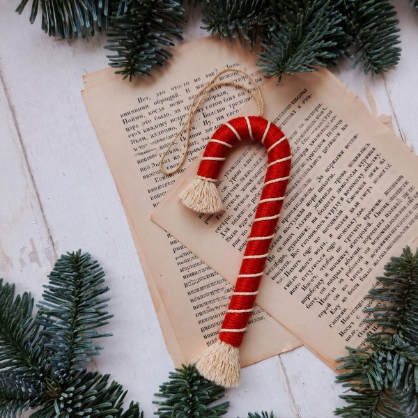 Macrame CHRISTMAS Ornament - Candy Cane in Red