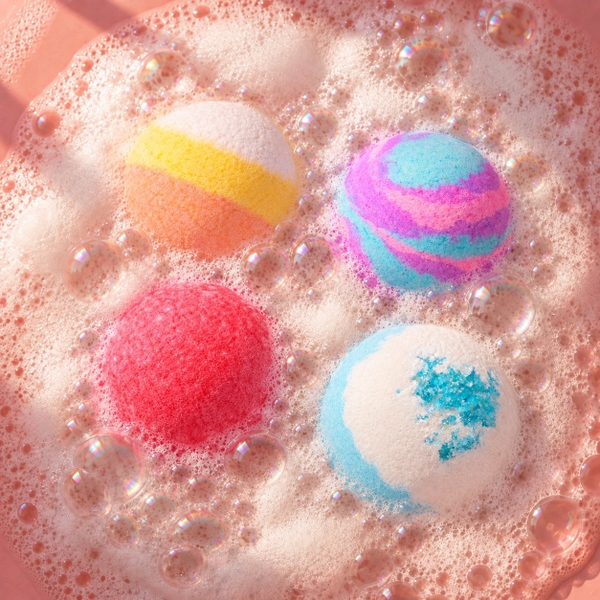 LABBI - ‘Creamy Vanilla Milk’ Fizzy Bath Bomb