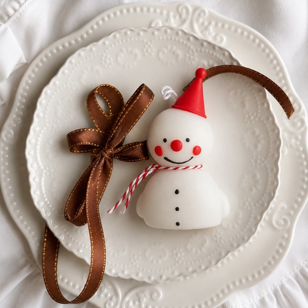 CHRISTMAS - Snowman With Red Hat Candle