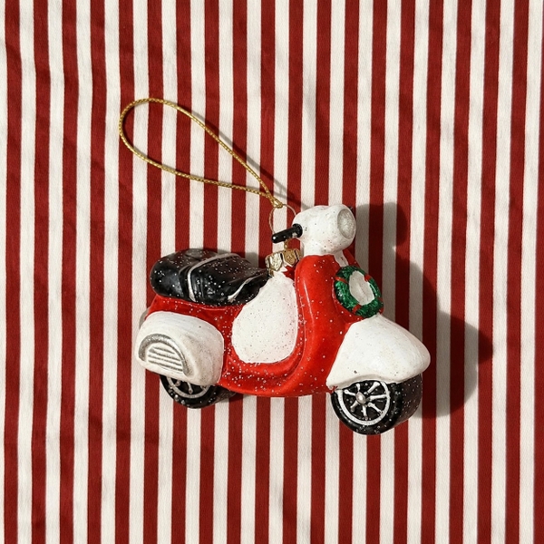 CHRISTMAS - Poly Ornament in Vespa