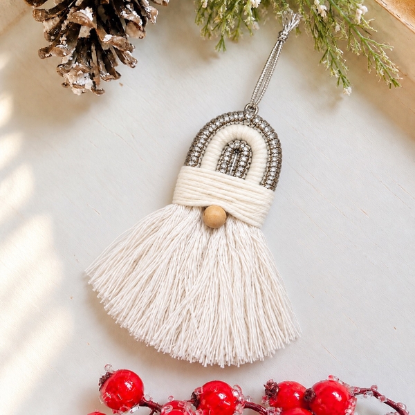 CHRISTMAS - Macrame Ornament in Silver Gnome