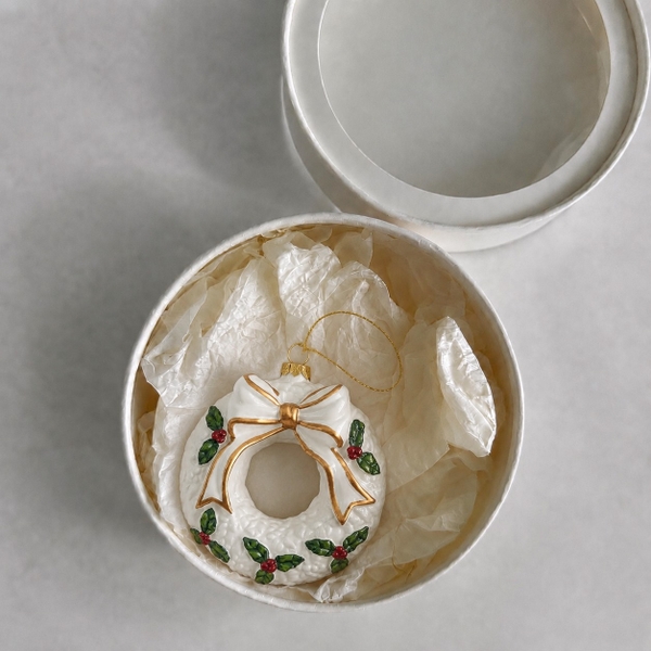 Poly CHRISTMAS Ornament - White Wreath