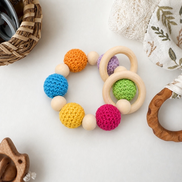 KID & BABY - Crochet Teething Toy With Wooden Circle in Rainbow