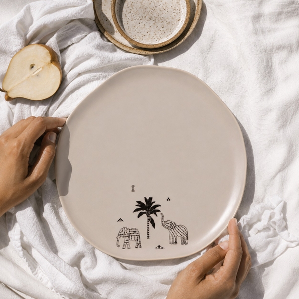 BÁT TRÀNG CERAMIC - Large Round Plate in Elephant