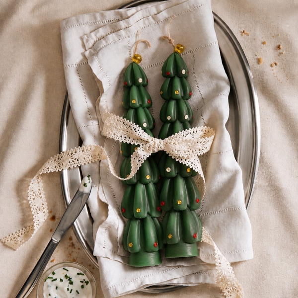 CHRISTMAS Candle - CHRISTMAS Tree With Baubles in Green