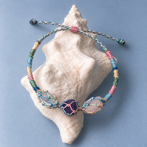MERAKI TOWN - Triple Stone Bracelet in Clear Quartz, Amethyst, Rose Quartz