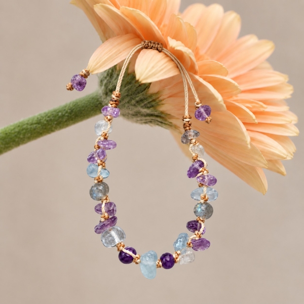 MERAKI TOWN - Niwa Bracelet in Amethyst, Aquamarine, Labradorite