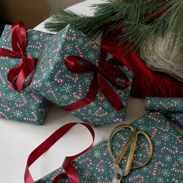 TIỆM CÁ TRỨNG - 'Candy Cane Snowfall' Christmas Wrapping Paper