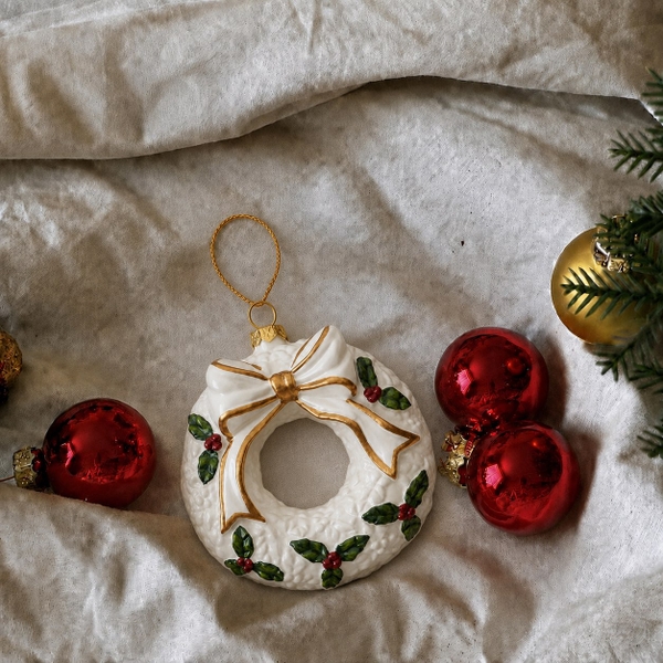 Poly CHRISTMAS Ornament - White Wreath