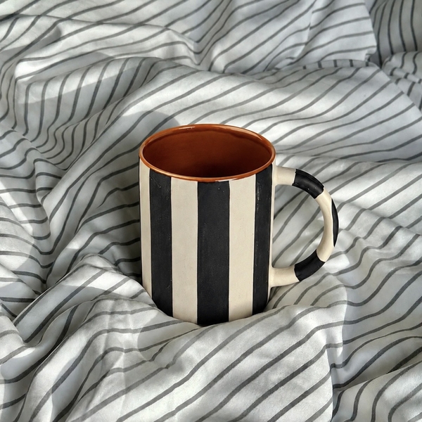 BÁT TRÀNG CERAMIC - Striped Mug in Black