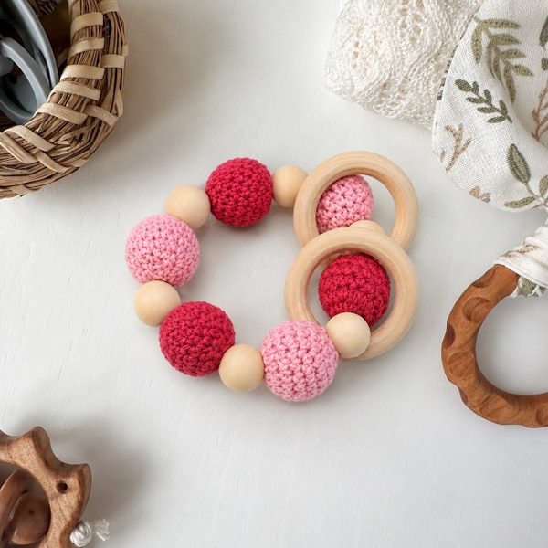 KID & BABY - Crochet Teething Toy With Wooden Circle in Pink