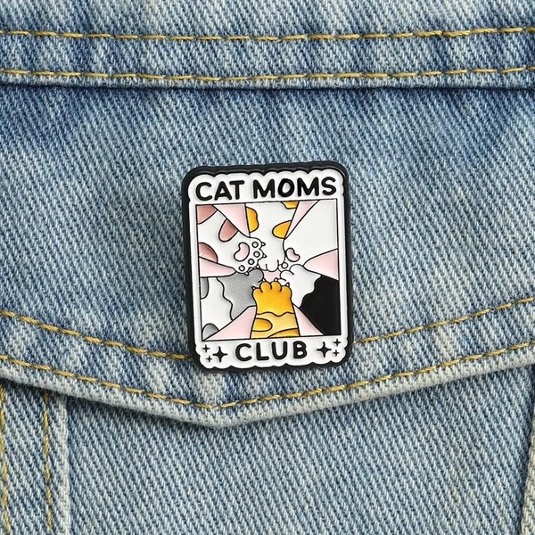 ENAMEL PIN - Cat Moms Club