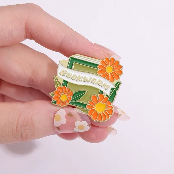ENAMEL PIN - Bookworm