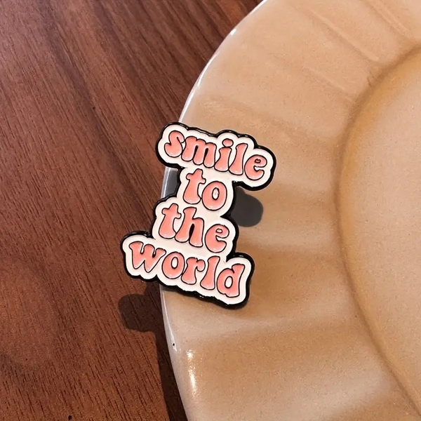 ENAMEL PIN - Smile To The World