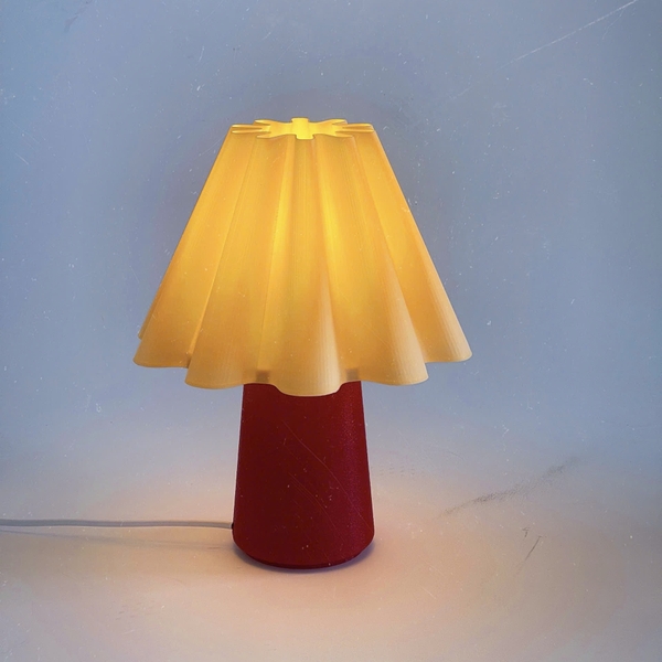 ILLU.3D Lighting – 3D Printing Tulip Lamp in Beige & Red