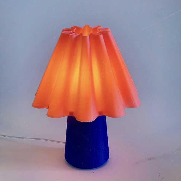 ILLU.3D Lighting – 3D Printing Tulip Lamp in Pink & Navy