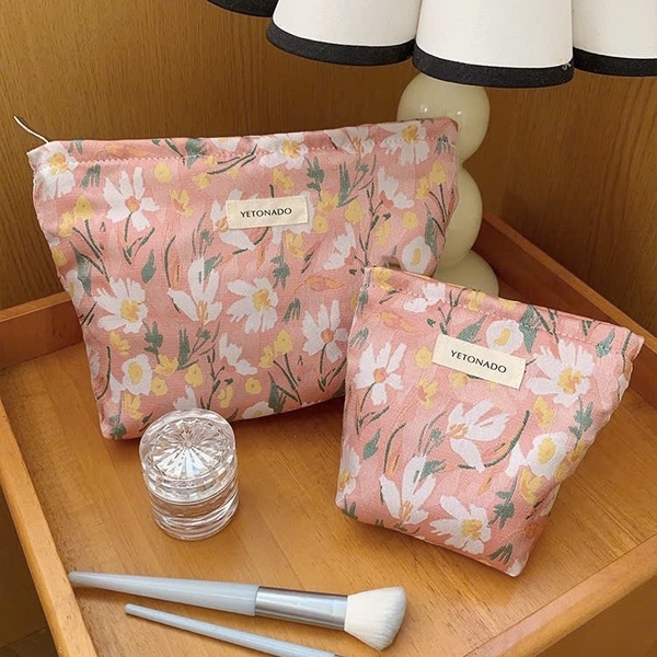 Make Up Purse - White & Yellow Flower in Coral