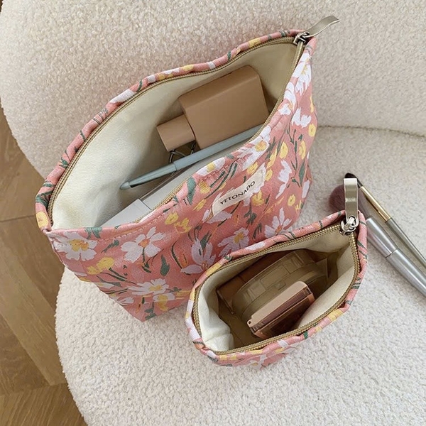 Make Up Purse - White & Yellow Flower in Coral