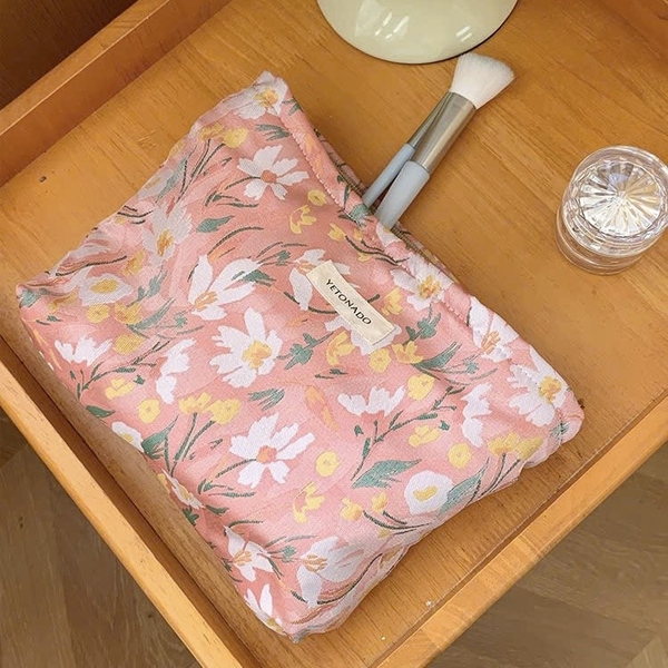 Make Up Purse - White & Yellow Flower in Coral