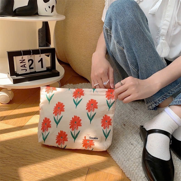Make Up Purse - Red Daisy