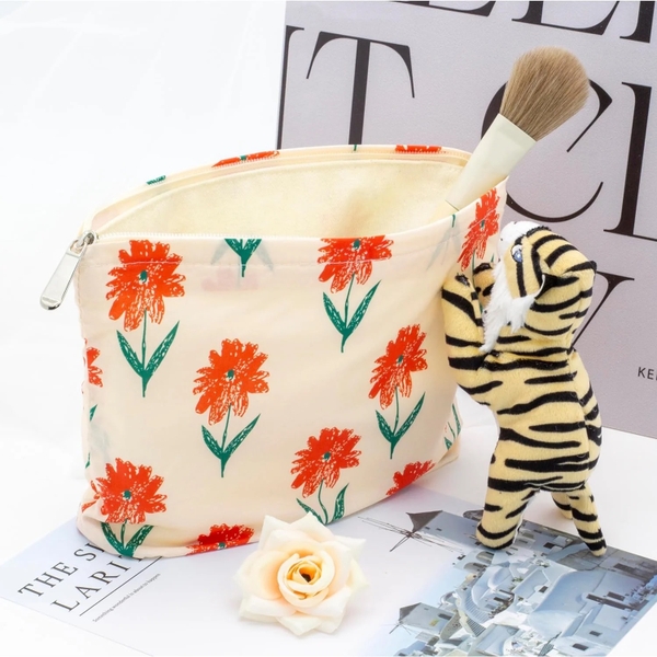 Make Up Purse - Red Daisy