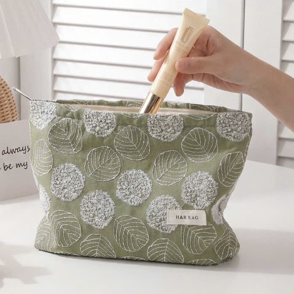 Make Up Purse - Leaf in Green
