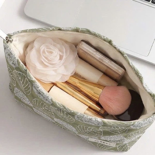 Make Up Purse - Leaf in Green